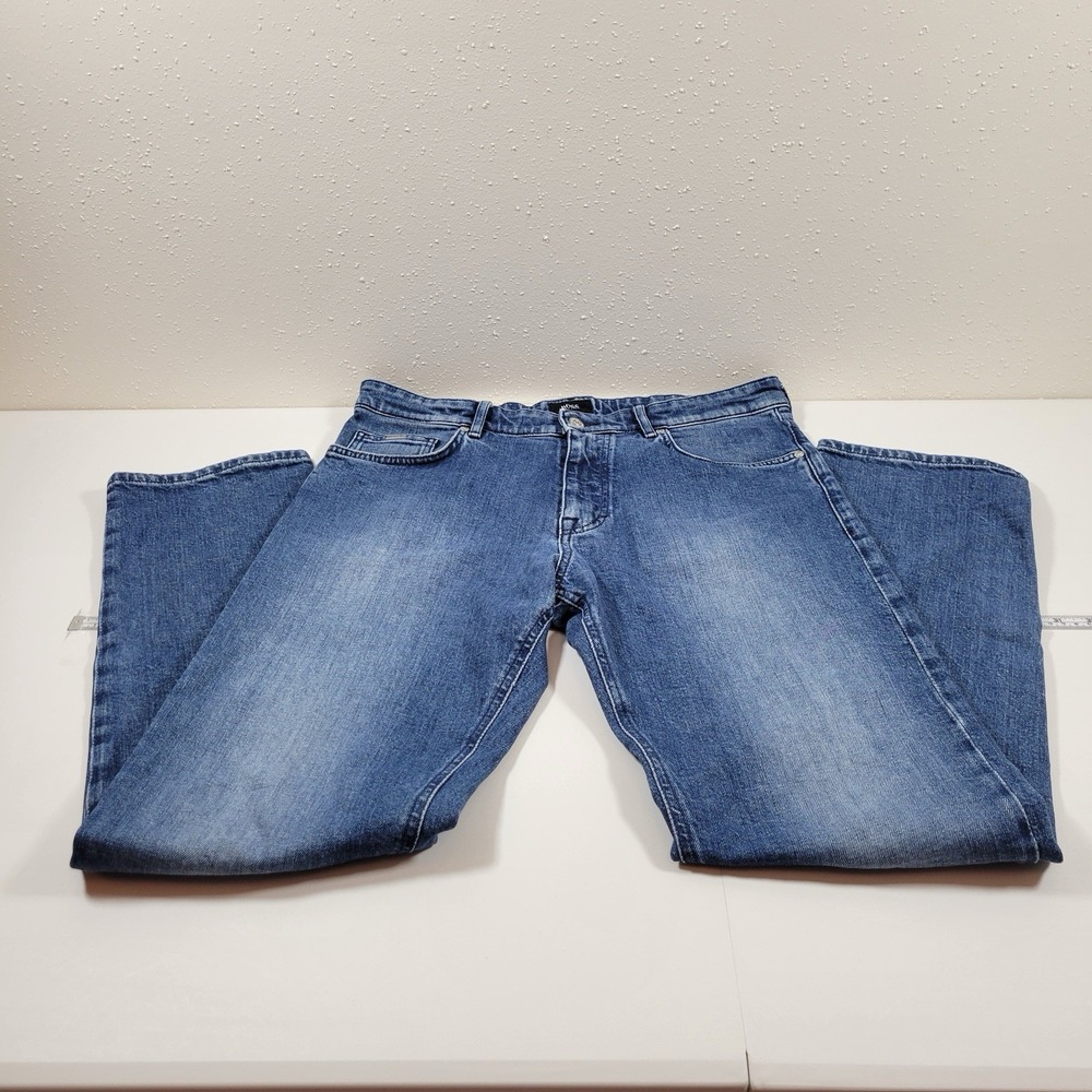 Hugo Boss Jeans Candiani Denim Finest Italian Fabric Stretch Size 33x32 Blue